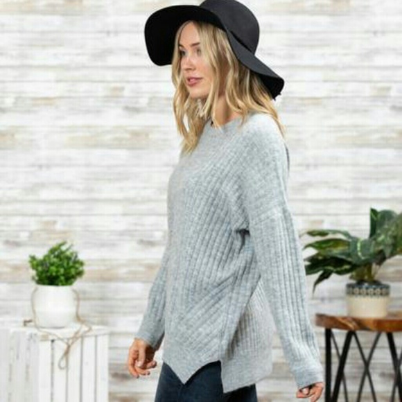 ❌SOLD OUT❌ Soft & Cozy Heather Gray Sweater - Picture 2 of 3